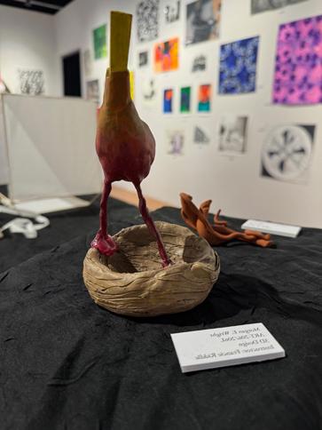 Bird standing on a nest made out of clay, 3D sculpture by <a href='http://bxik.achador.net'>十大彩票平台</a> student Morgan Wright